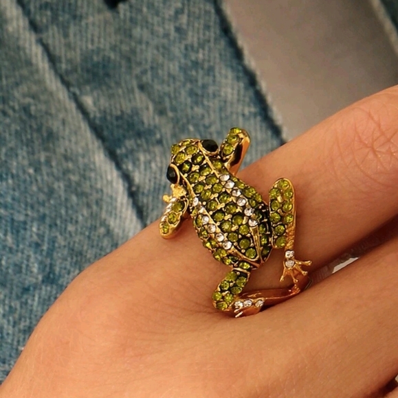 Rhinestone Frog Ring - Gold, Green - Picture 4 of 4
